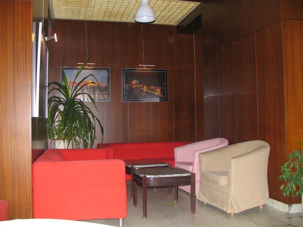 Апартаменти Apartment4you *